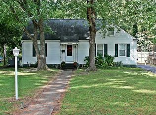 17 Sunset Rd, Newport News, VA 23606