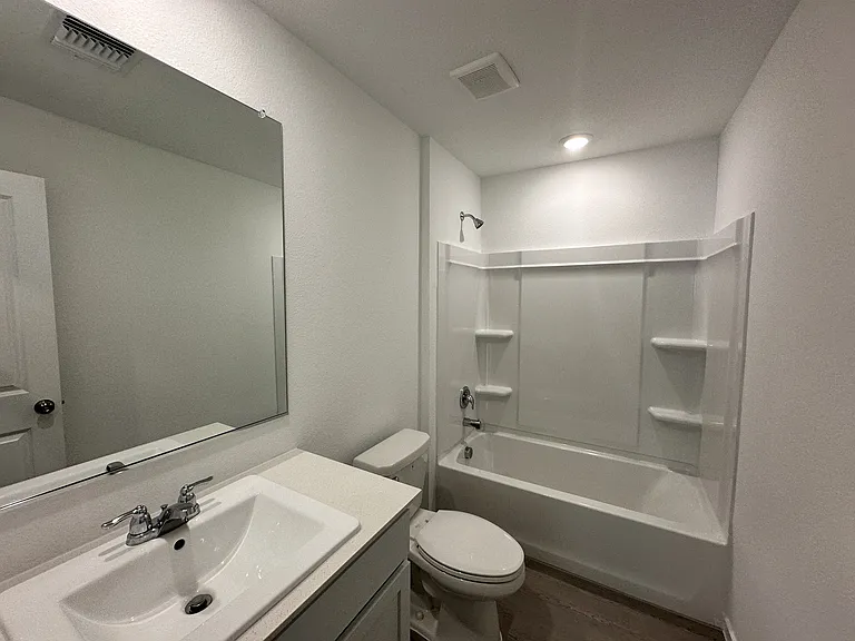 3902 Selawik St — Photo 14