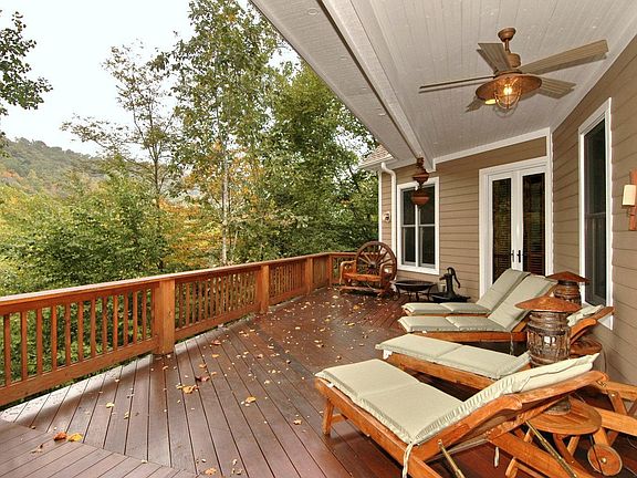 Wide decks for Mountain Viewing