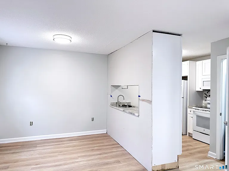 203 Capewell Ave — Photo 14