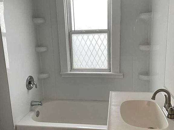 5th image of 965 E Rich St