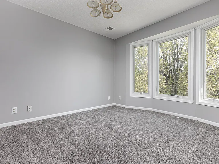 11246 N Madison Ave — Photo 17