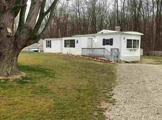580 Norvell Beach Dr, Brooklyn, MI