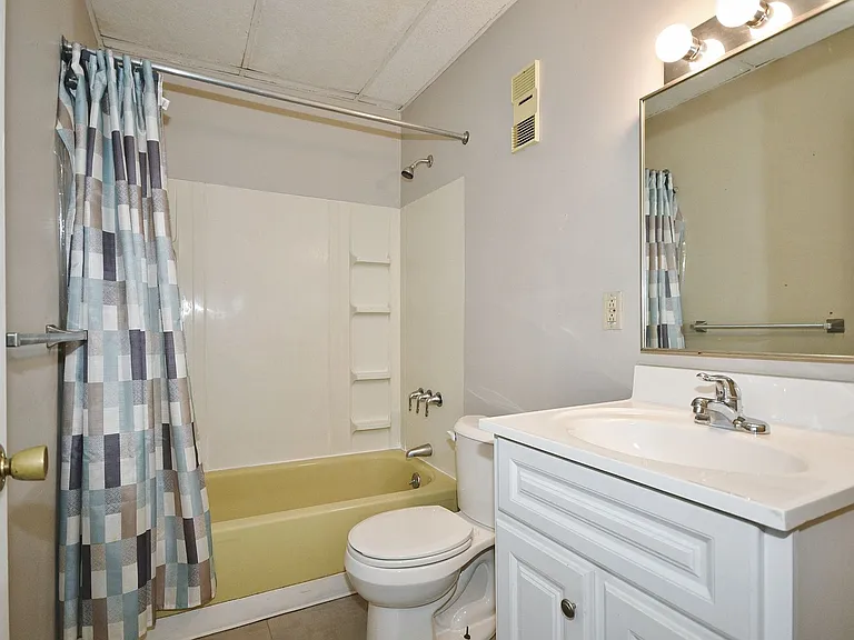 1606 Bingham St — Photo 21