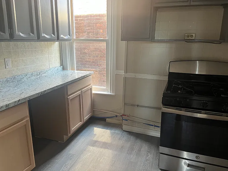 308 3rd St #3 — Photo 9