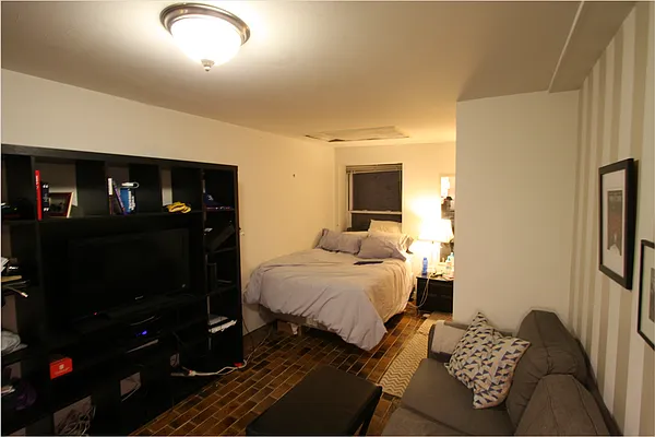 Rented by JM Preston Properties LLC | media 8