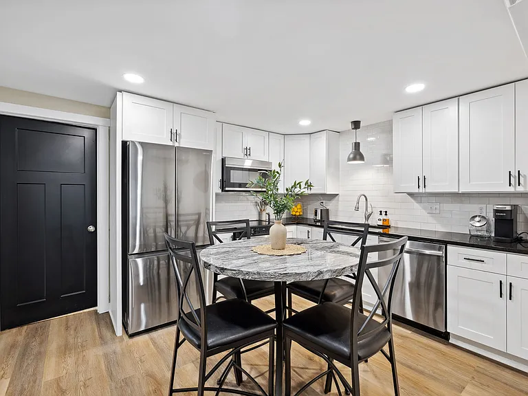 5360 Julian Ave #F — Photo 3