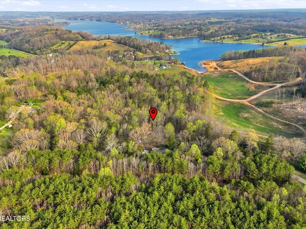 5104 Rest Camp Rd, Lenoir City, TN 37772