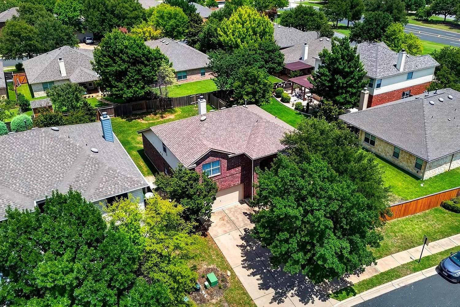 4 bed, 2.5 bath, 2820 sqft, $2,550 — Photo 4