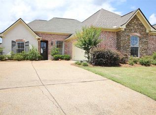 208 Emerald Cir, Brandon, MS 39047