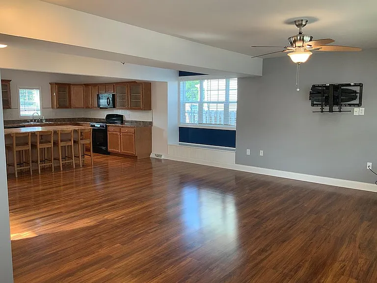 210 S Trenton Ave — Photo 7