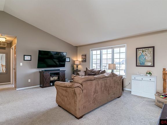 3rd image of 300 Cole Ct