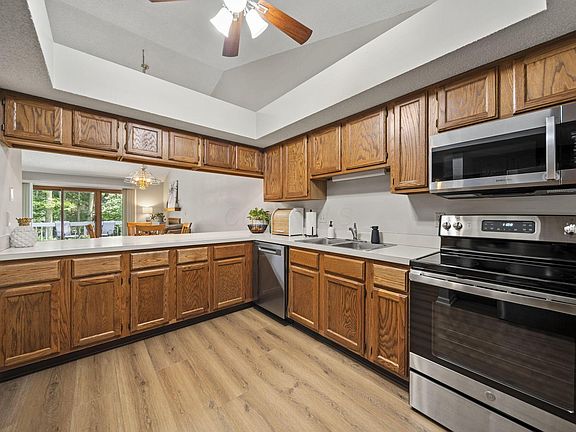 5th image of 7982 Lewis Ave #21