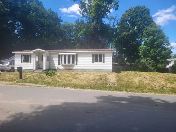 18 Lary Street, Gorham, NH 03581