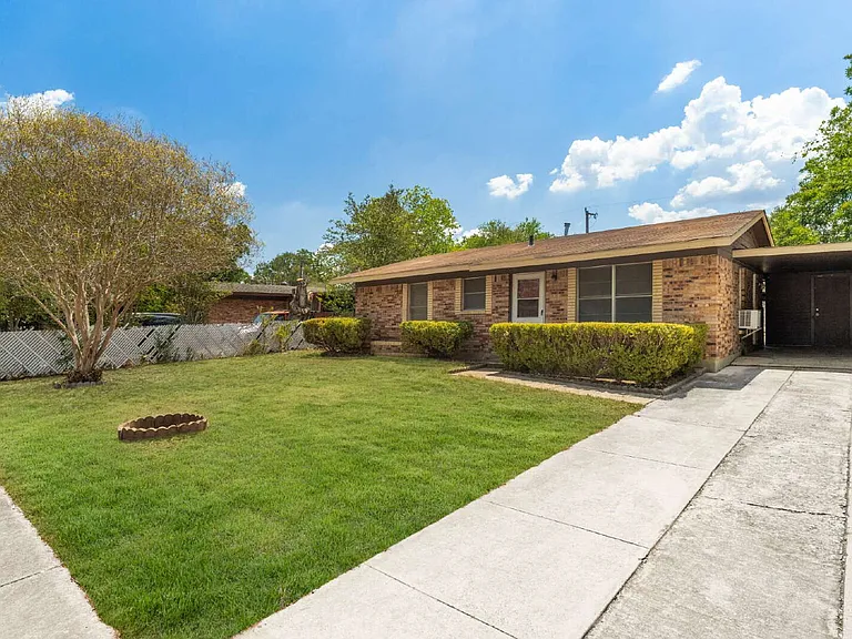 218 E Villaret Blvd — Photo 1