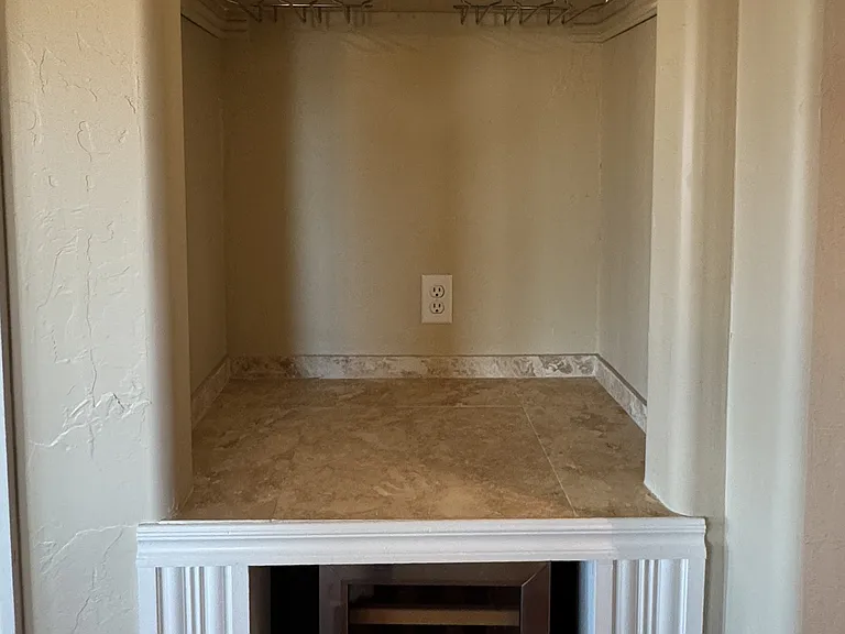 315 W Wild Horse #A — Photo 1