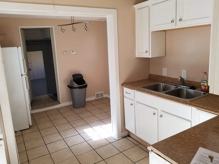 67 W Garfield Ave — Photo 2