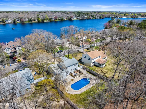 275 S LAKESHORE, MANAHAWKIN, NJ 08050