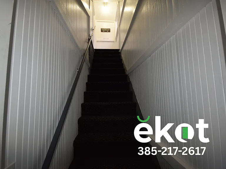382 N Wall St — Photo 17