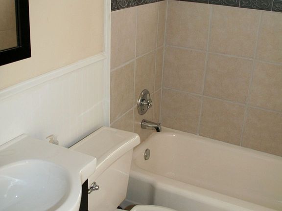 3rd image of 810 Bambi Ave