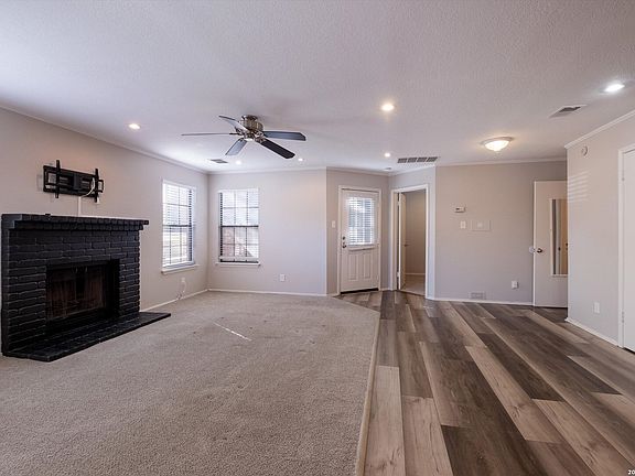 3rd image of 4803 Hamilton Wolfe Rd #905