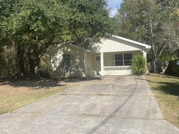 6074 W Ridley St, Bay Saint Louis, MS 39520