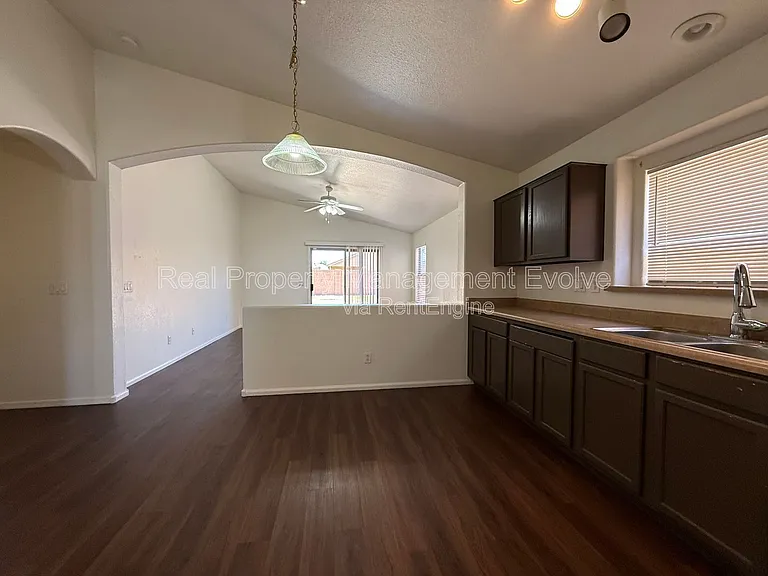 4935 W Ardmore Rd — Photo 8