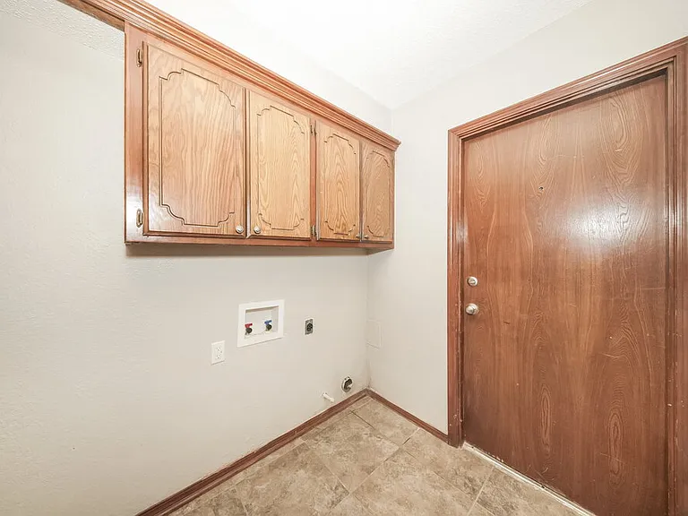 12913 S Drexel Ave — Photo 14