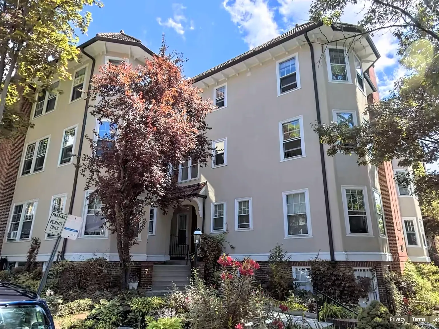 3 bed, 1160 sqft, $5,050 — Photo 1