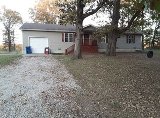 90 Walnut Acres Dr, Marshfield, MO 65706