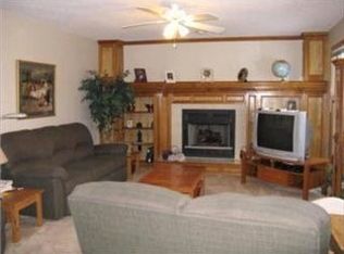 14889 W Peppermill Dr, Olathe, KS 66062