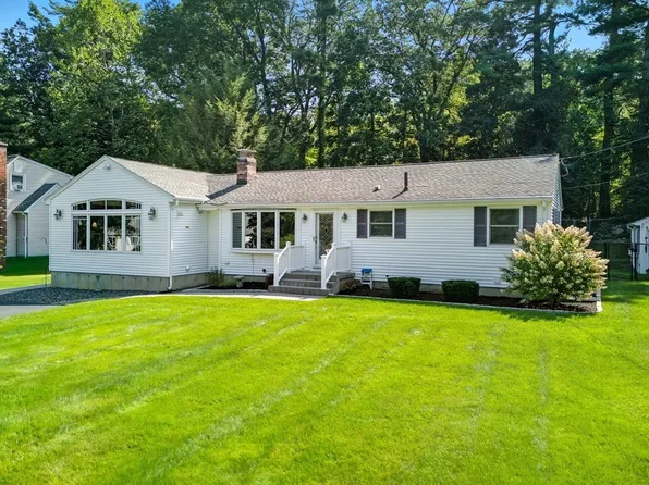 18 Collins Dr, Hudson, MA 01749