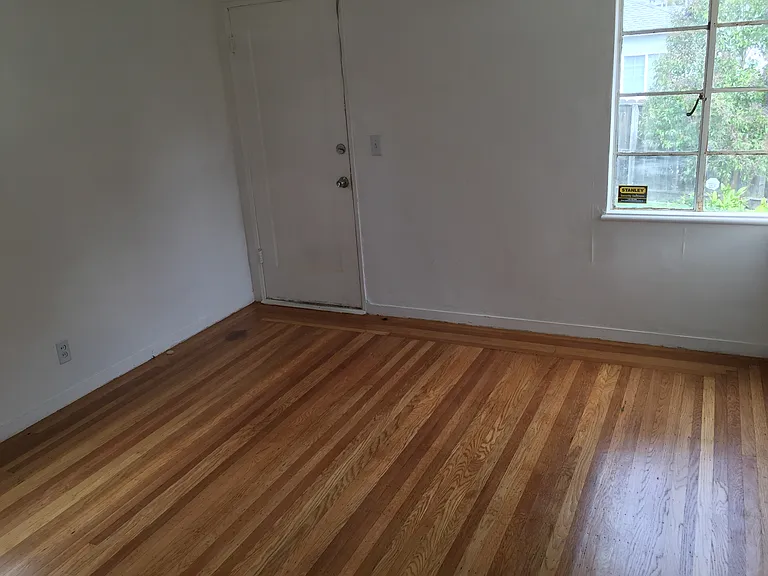 4438 Steele St — Photo 15