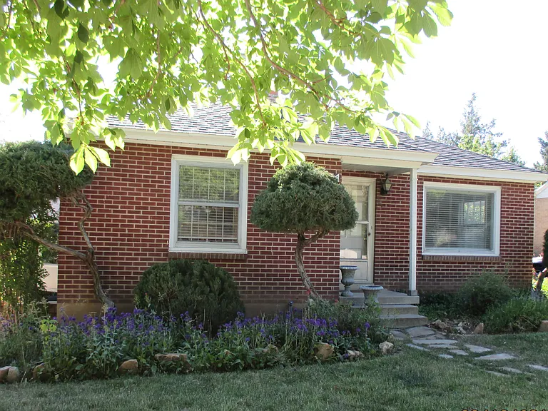 1854 S Yuma St — Photo 1