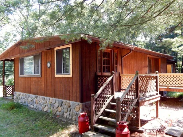 21161 Gates Rd, Howard City, MI 49329