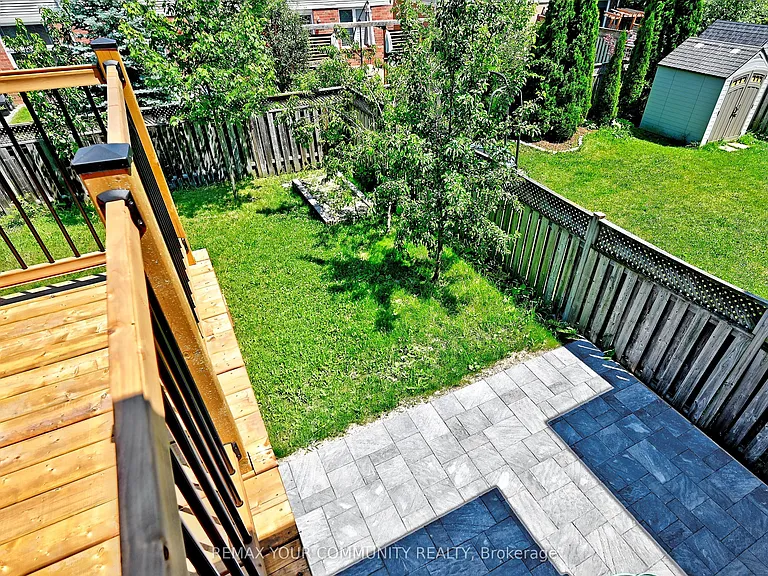 73 Laurendale Ave — Photo 13