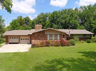 2928 SE 48th St, Newton, KS 67114