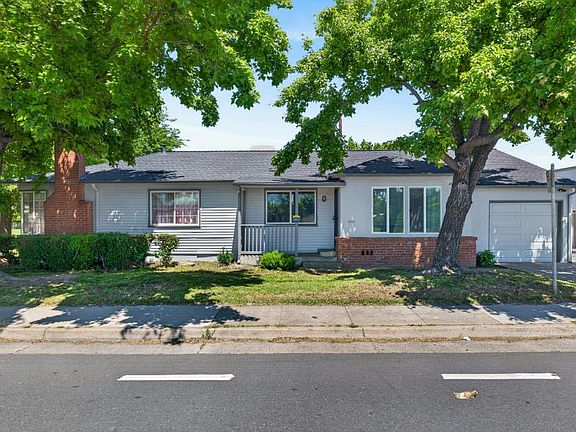 2nd image of 5015 Fruitridge Rd