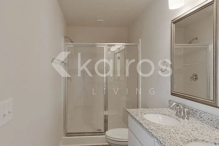 2401 Banyon Cir — Photo 11