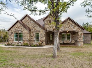 1827 Bloomfield Rd, Valley View, TX 76272