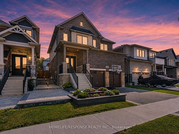 3rd image of 3019 Sierra Dr