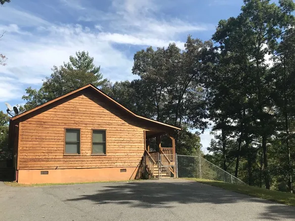 427 Dillon Oaks Dr, Murphy, NC 28906