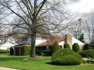 725 Yorkshire Dr, Carlisle, PA 17013