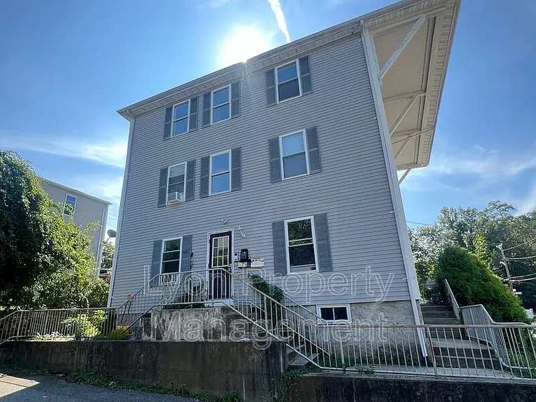 156 Pleasant St #3 — Photo 7
