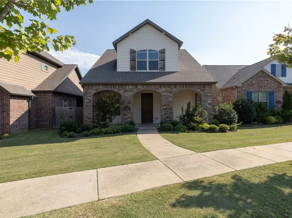 4286 N Harbor Isle, Fayetteville, AR 72703