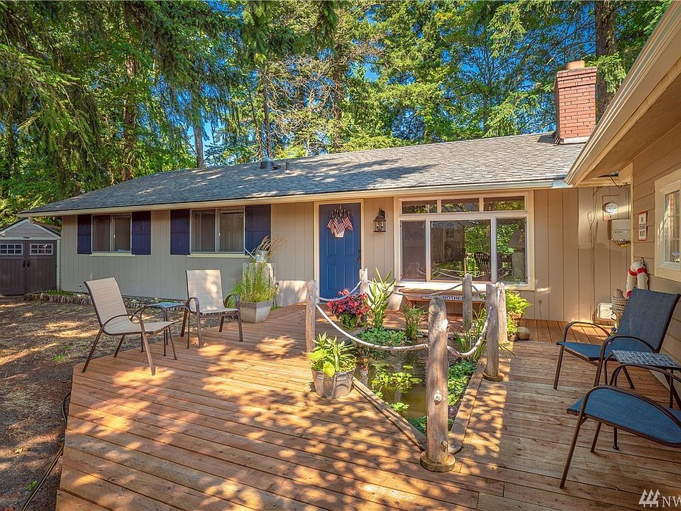 Gorgeous Koi Pond approach and New Deck.