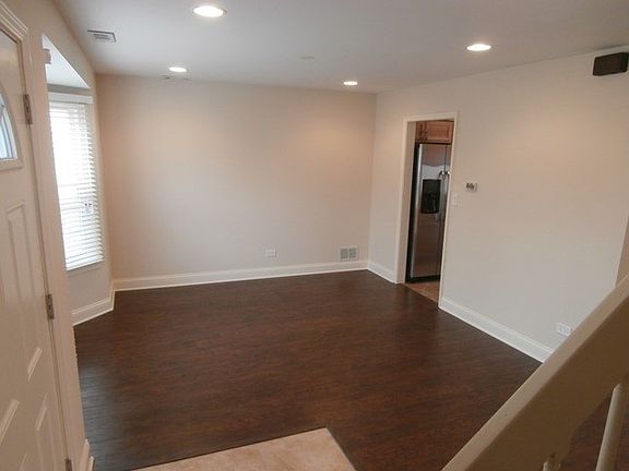 3rd image of 591 Pleasant Pl