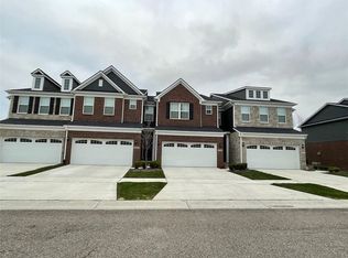 43591 Chancellor Ln, Novi, MI 48375
