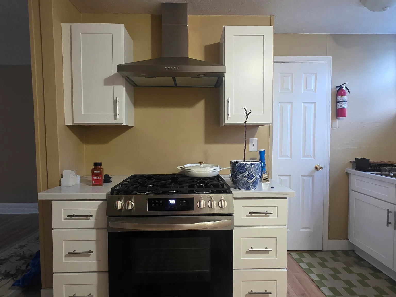 1 bed, 900 sqft, $1,400 — Photo 2