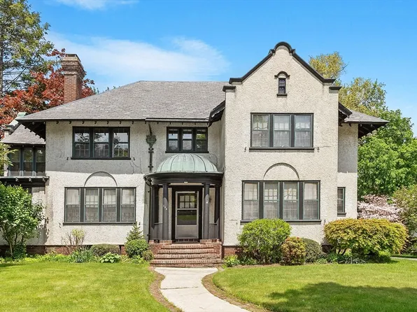 298 Highland St, Worcester, MA 01602